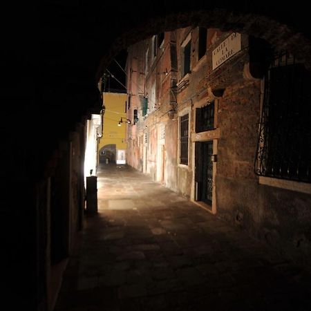 Calle De La Comare Venise Extérieur photo