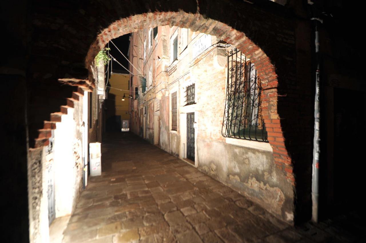 Calle De La Comare Venise Extérieur photo